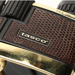 MAGNIFICATION x8 ! Tasco Binoculars 