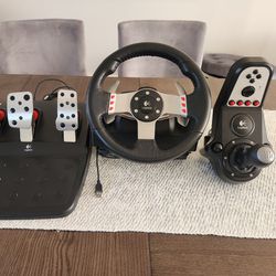 vinde tag bytte rundt Logitech G27 Steering Wheel, Pedals, Shifter Set (Used) for Sale in  Jericho, NY - OfferUp