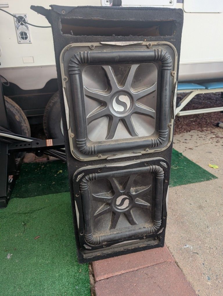 Kicker Solo's With Box 12" L7 4ohms