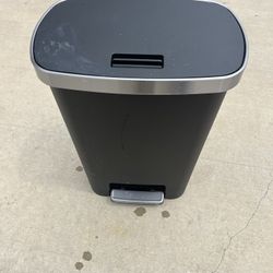 Garbage Can Size 13 Gallon
