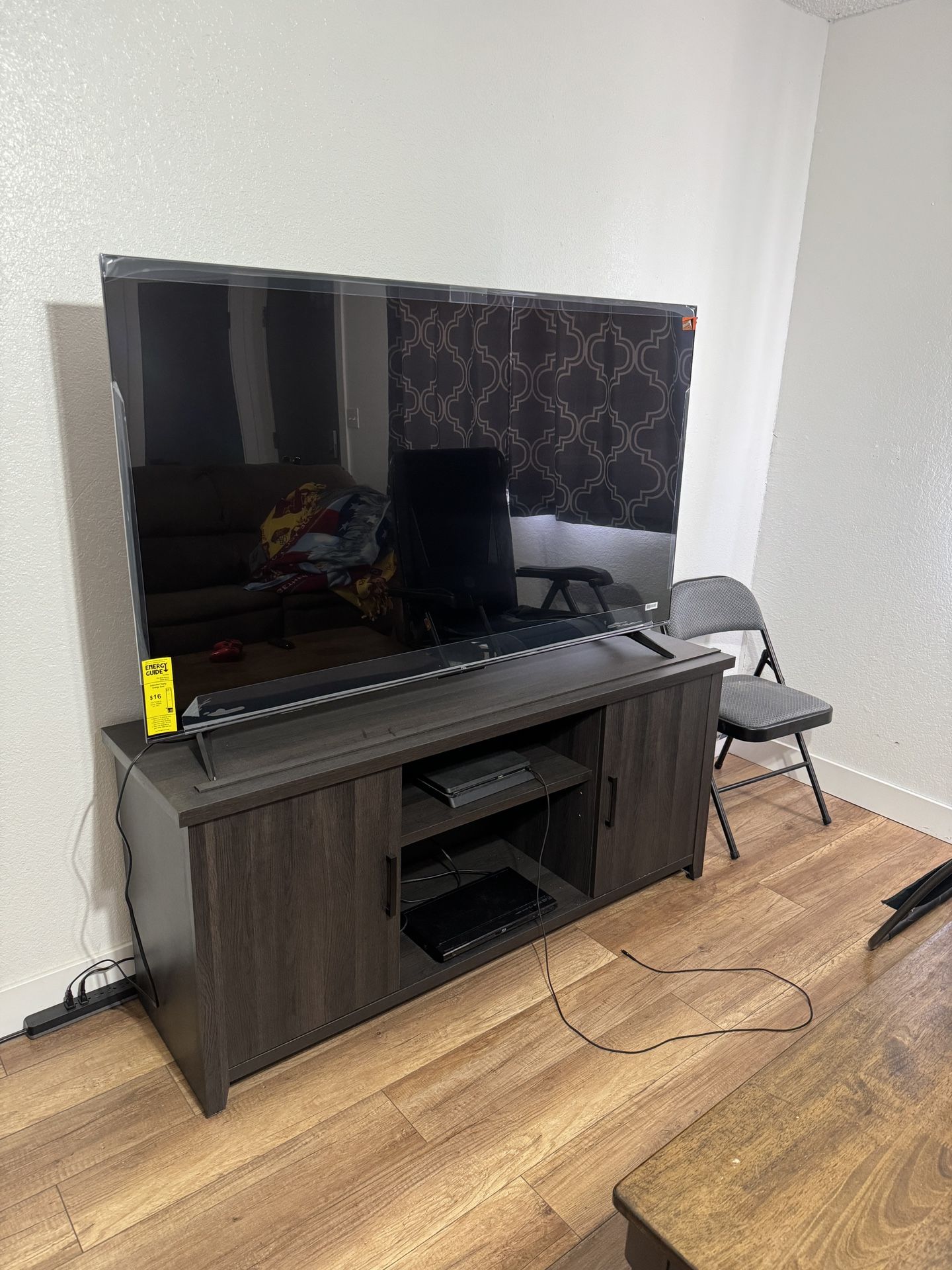 65 inch tv w/ Stand 