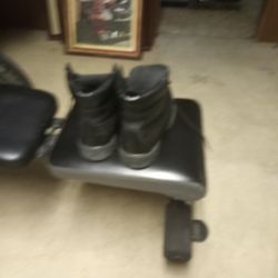 Used All Blk Leather Timberland Size 9