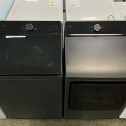 LG 5.5 cu. ft. Impeller Washer w/TurboWash3D 7.3 cu. ft. Vented Gas Dryer w/EasyLoad Door Sensor Dry