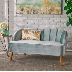 50” Velvet Love Seat