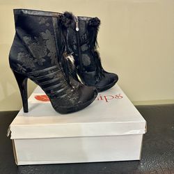 Black Feathered Laced Women’s Bootie 