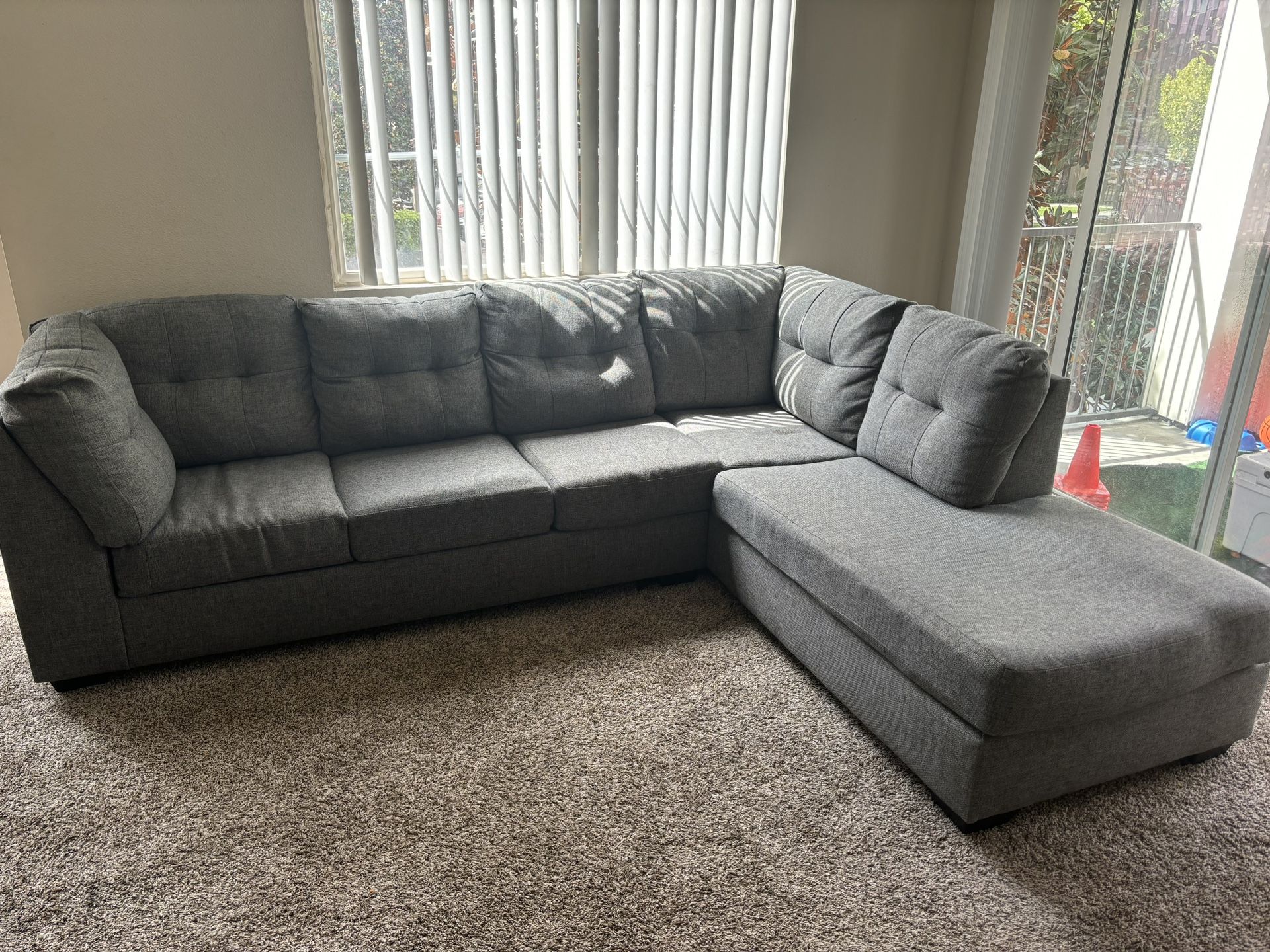 Sectional couch w/ Full Size Bed Pull Out