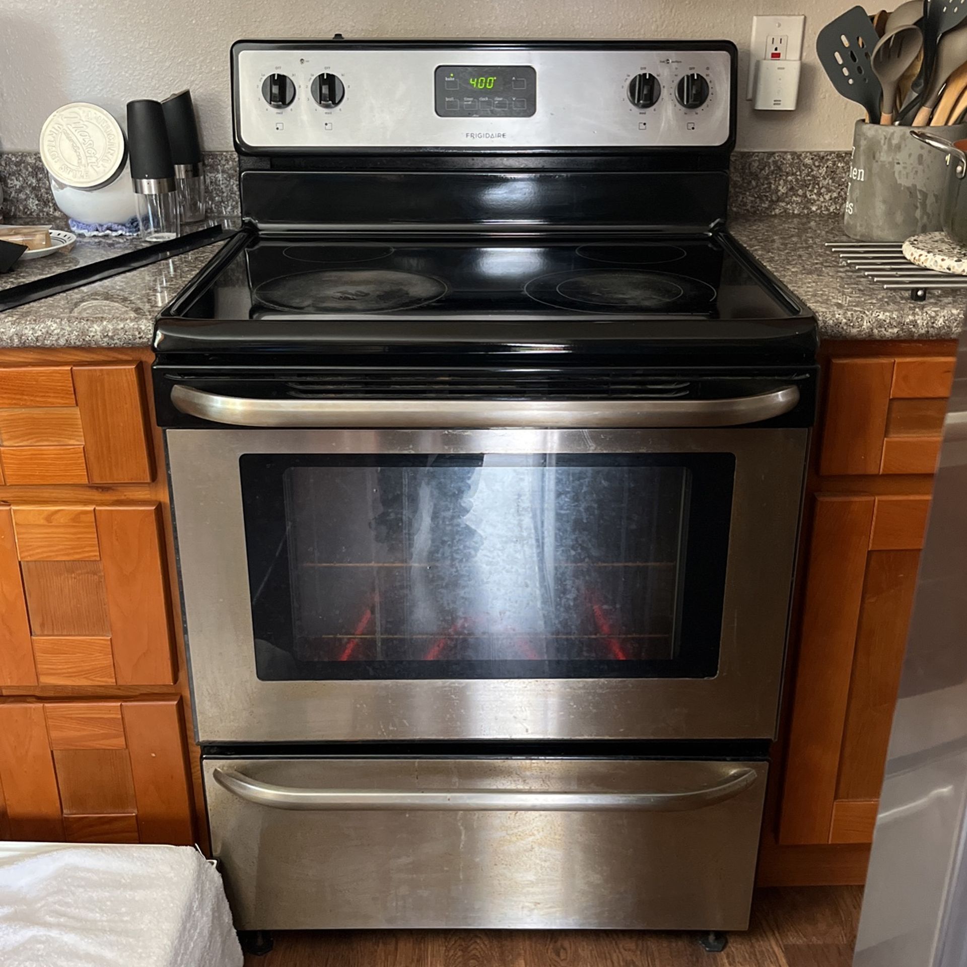 Frigidaire Electric Stove