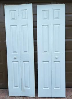 24"x80" 6-Panel Bifold Closet Doors
