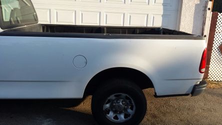Only bed Compatible with 1998-2003 Ford