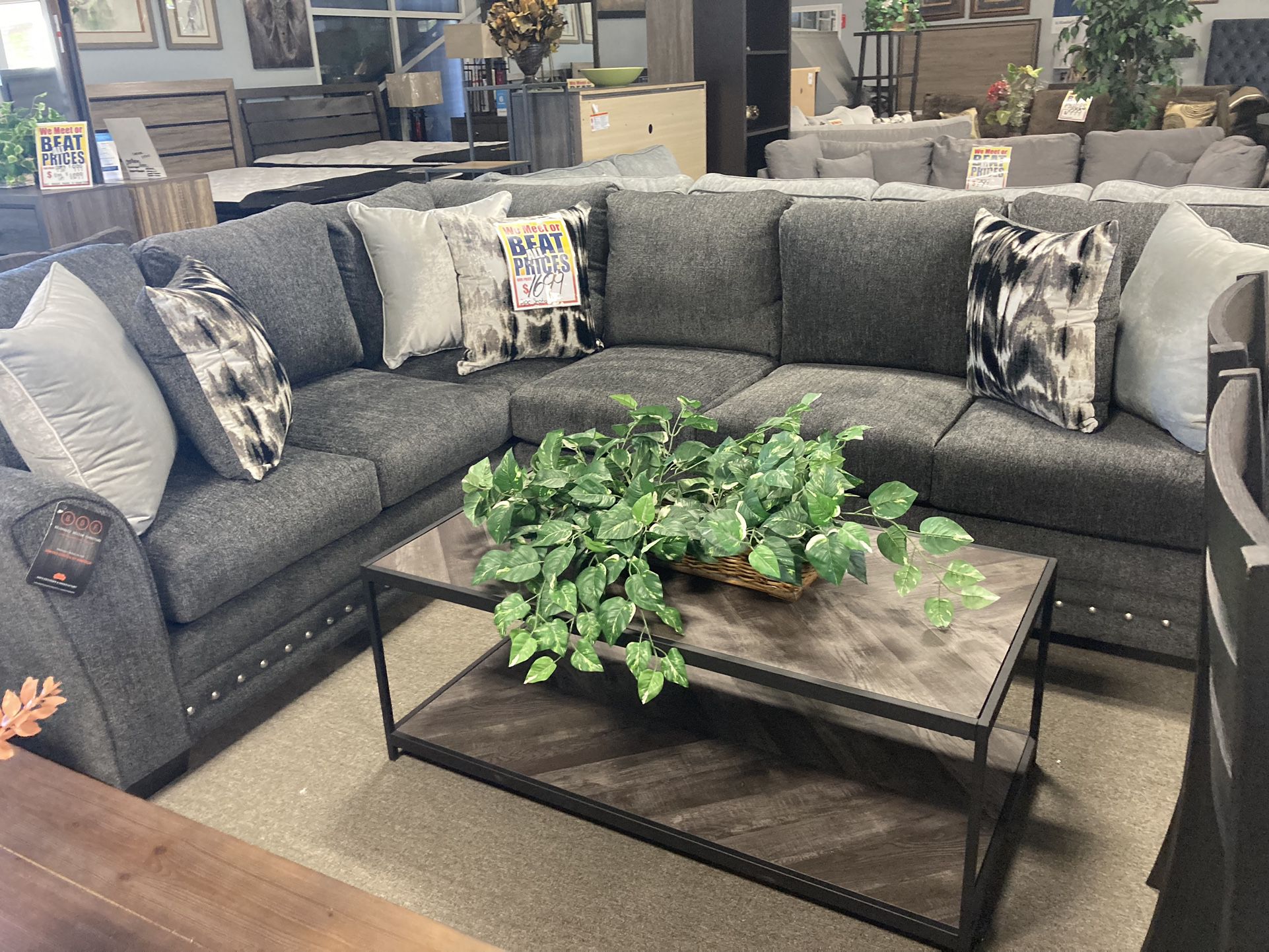 Grey Sectional 🙌🏼🩶 $1,599
