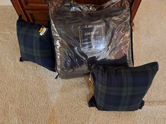Cremieux King Comforter Mini Set and Decorative Pillows