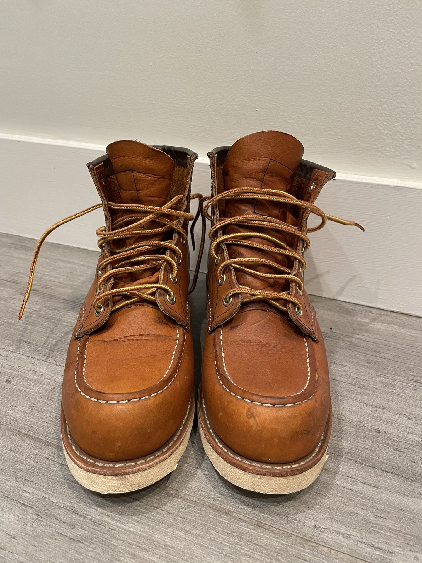 Men s Red Wing Classic Moc 6 Inch Boot Oro Legacy Size 9 Men s shoes
