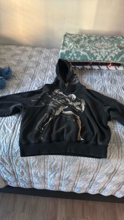 Youngla sweater collaboration with attack on titan