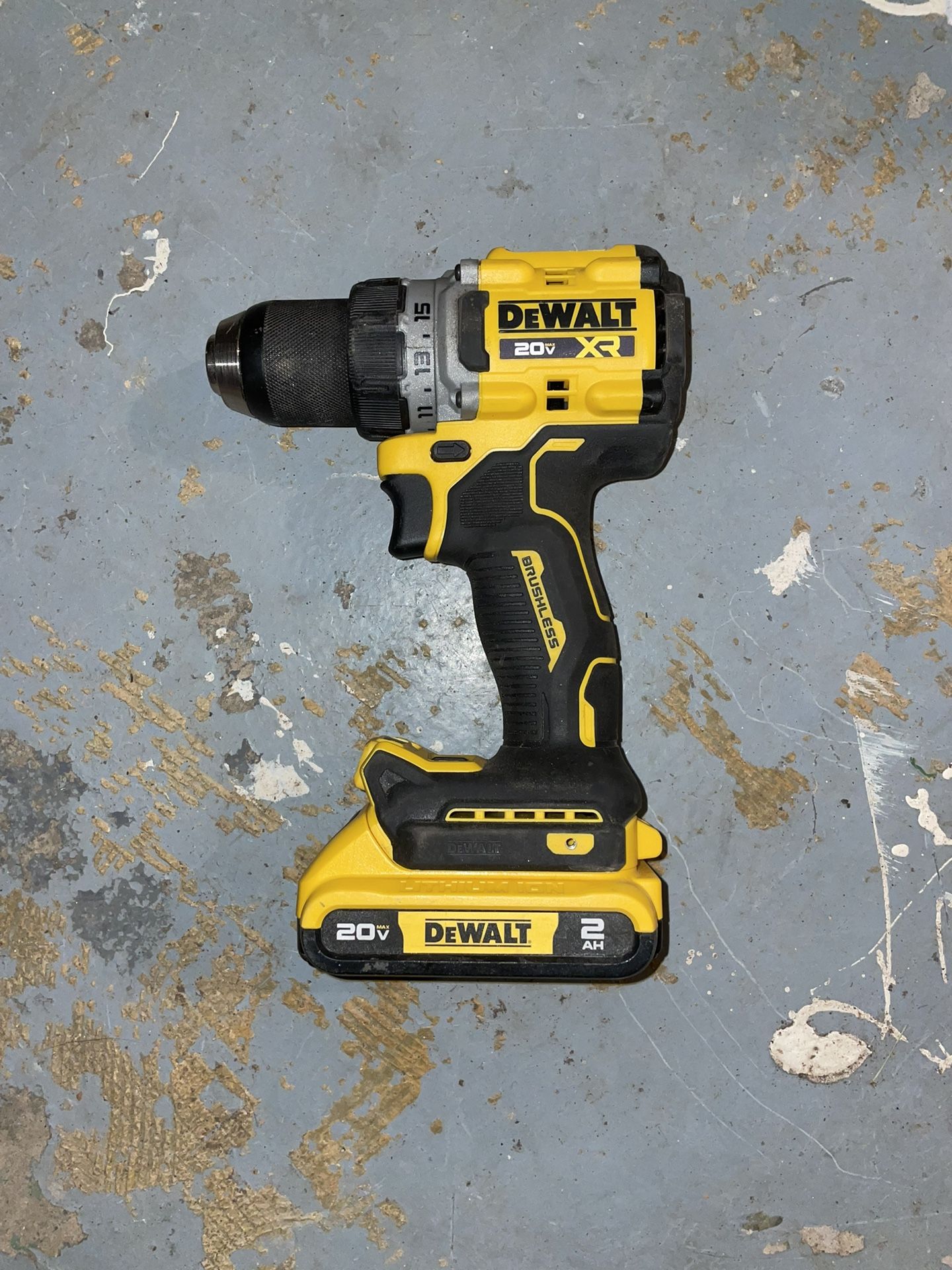 DeWalt 20V MAX XR Brushless Cordless 1/2 in. Drill/Driver DCD800B  