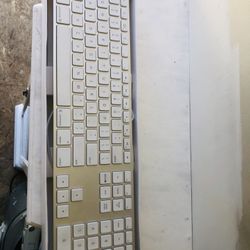 Apple Keyboard 