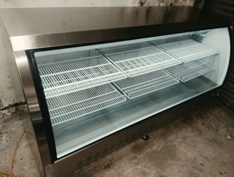 Refrigerated 82" Curved Glass Display Deli Bakery Meat Refrigerator Cooler