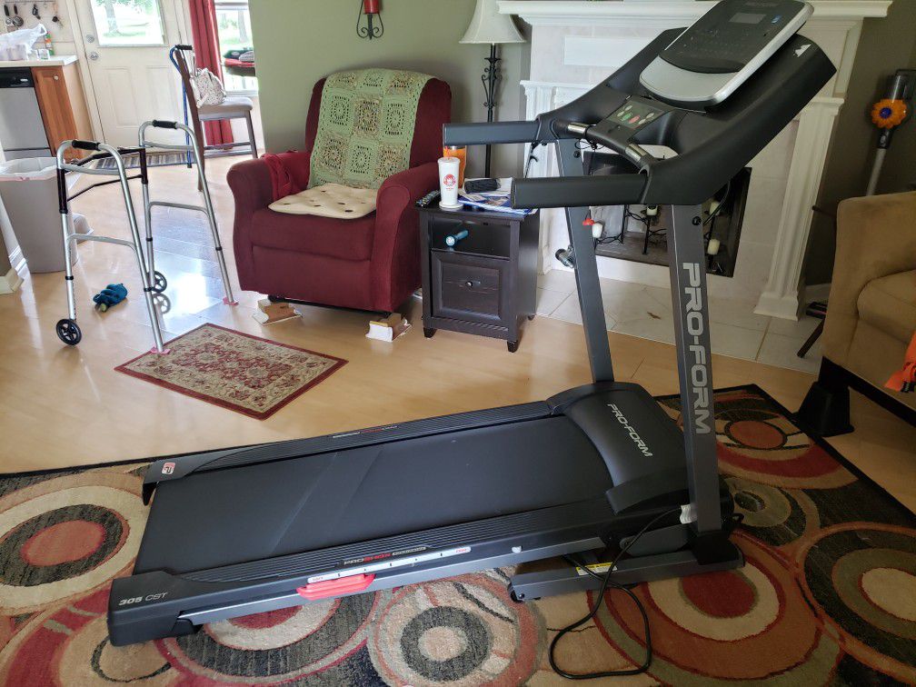 Proform 305 CST Folding Treadmill w Power Incline and Cushioning