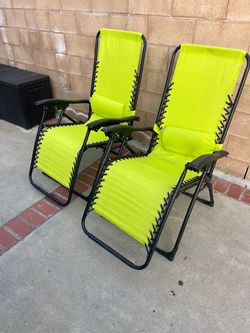 Set of 2 Patio folding chairs