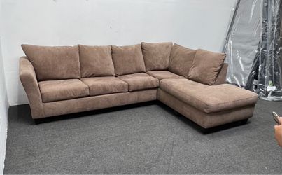 * Large Brown Sectional Couch by Minhas Furniture Canada – 9.5 x 7 Ft. Freshly Cleaned – Excellent Condition