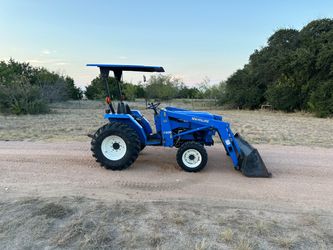 New Holland TC30 4WD Tractor + Front Loader