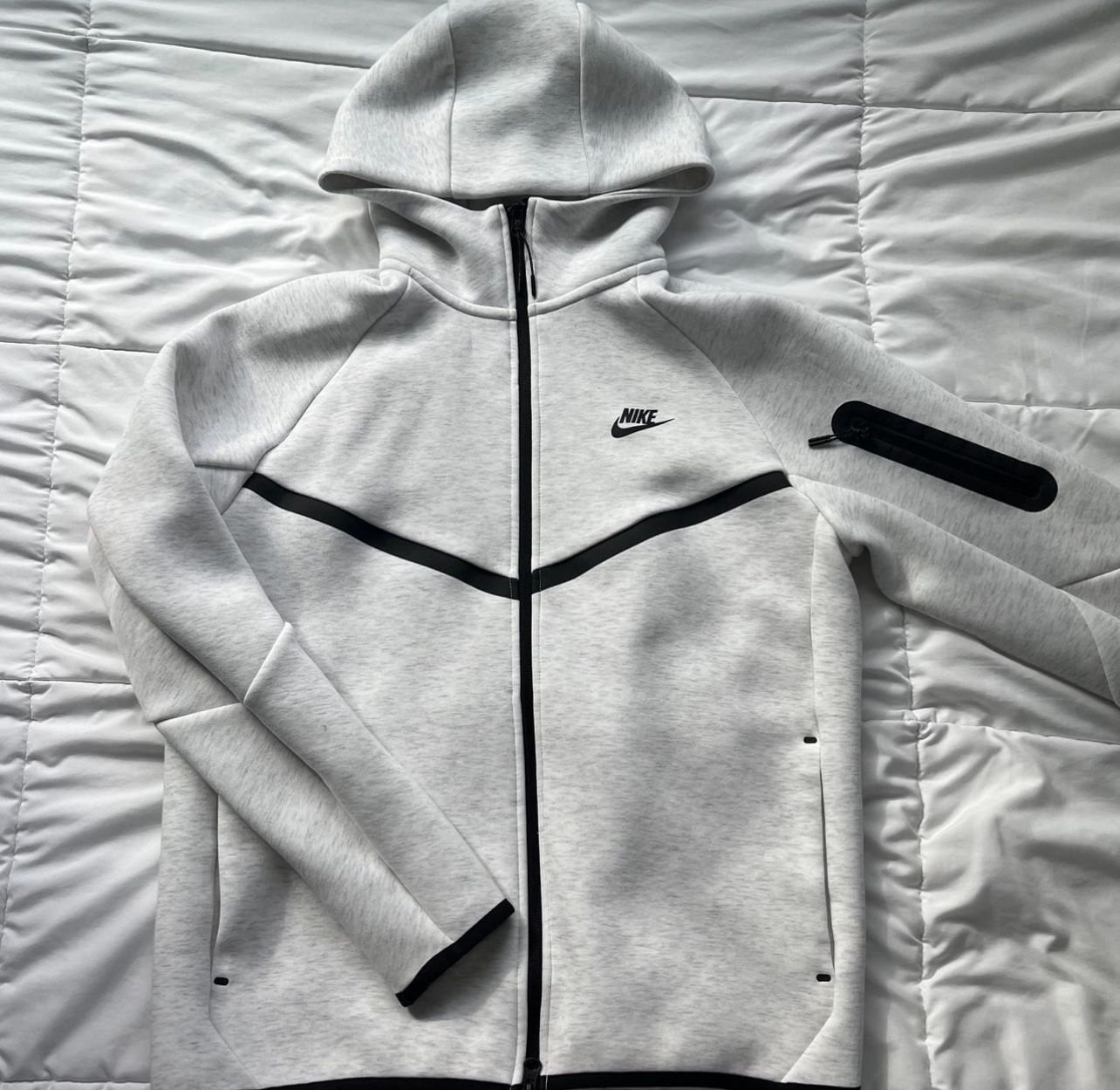 Nike Tech Fleece (White) - (Medium)