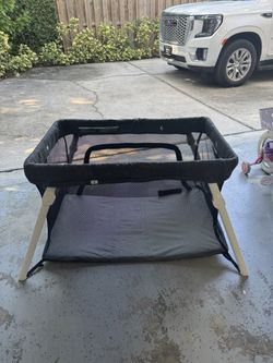 Guava family travel Crib