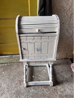 Shabby chic small table