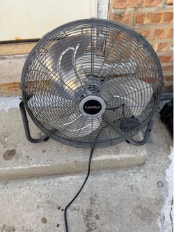 Lasko pedestal fan