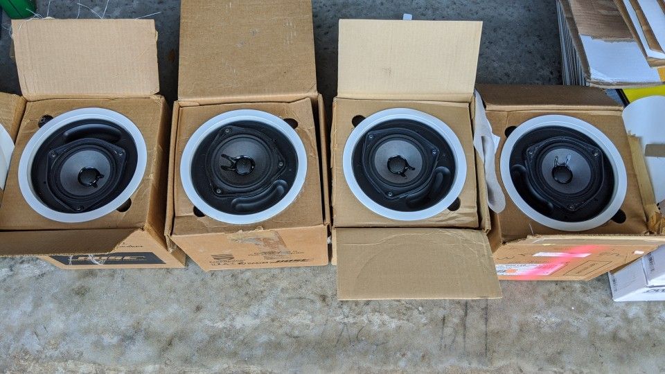 Set Of 4 Bose Freespace Model 32 Loudspeakers NEW