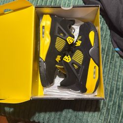Air Jordan 4 Retro (GS) Thunders 