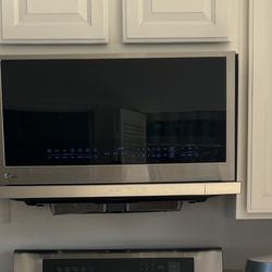 LG microwave with vent