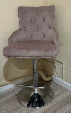 Pink Velvet Tufted Swivel Chair