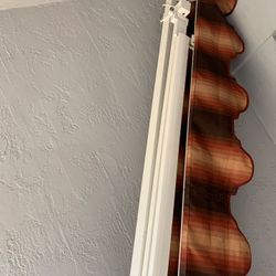 Retractable awning roof