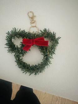 Mickey Mouse /Minnie Mouse Wreath Key Chain