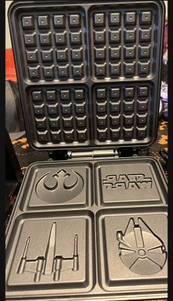Star Wars Waffle Maker and George Forman Grill! Kitchen Appliances need gone TODAY!