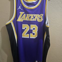 Lebron Jersey XL