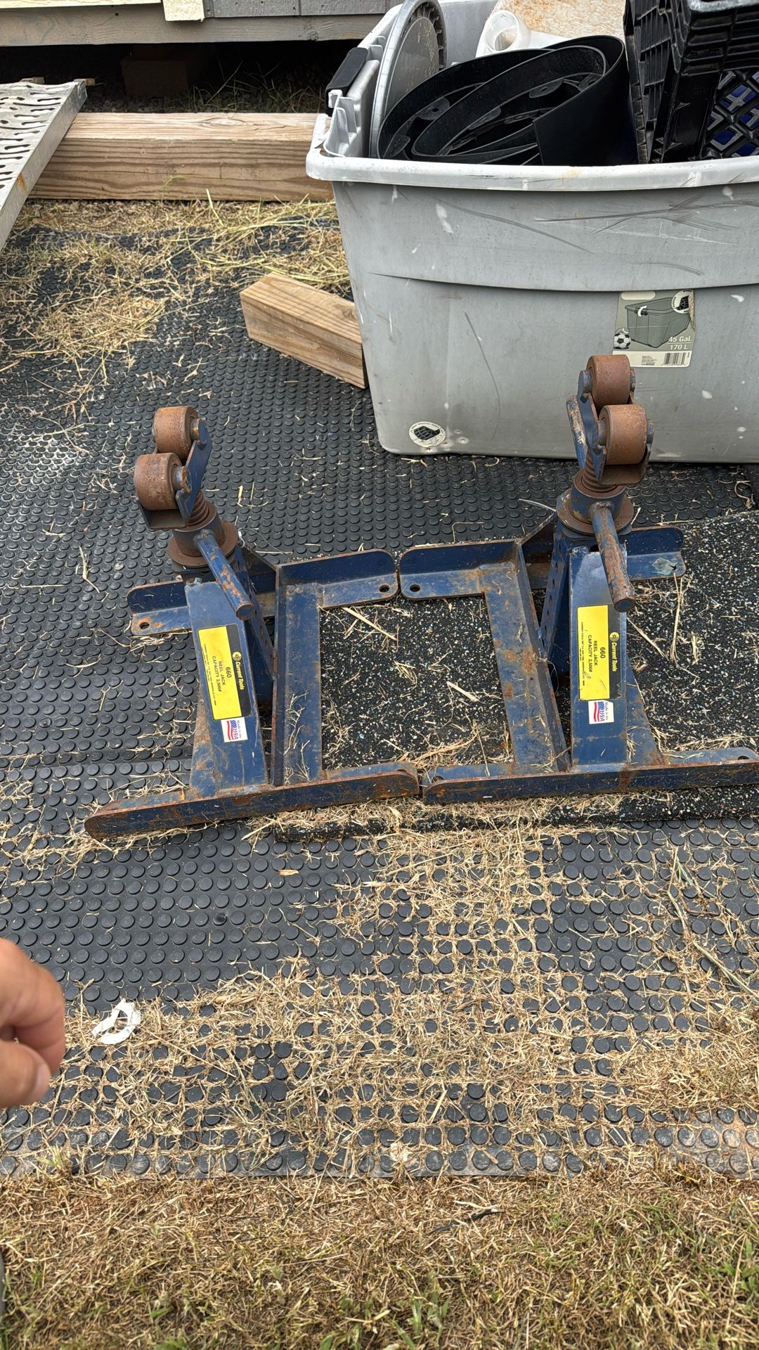 Current Tools Reel Jack, Jack Stands, Spool Jacks Model 660
