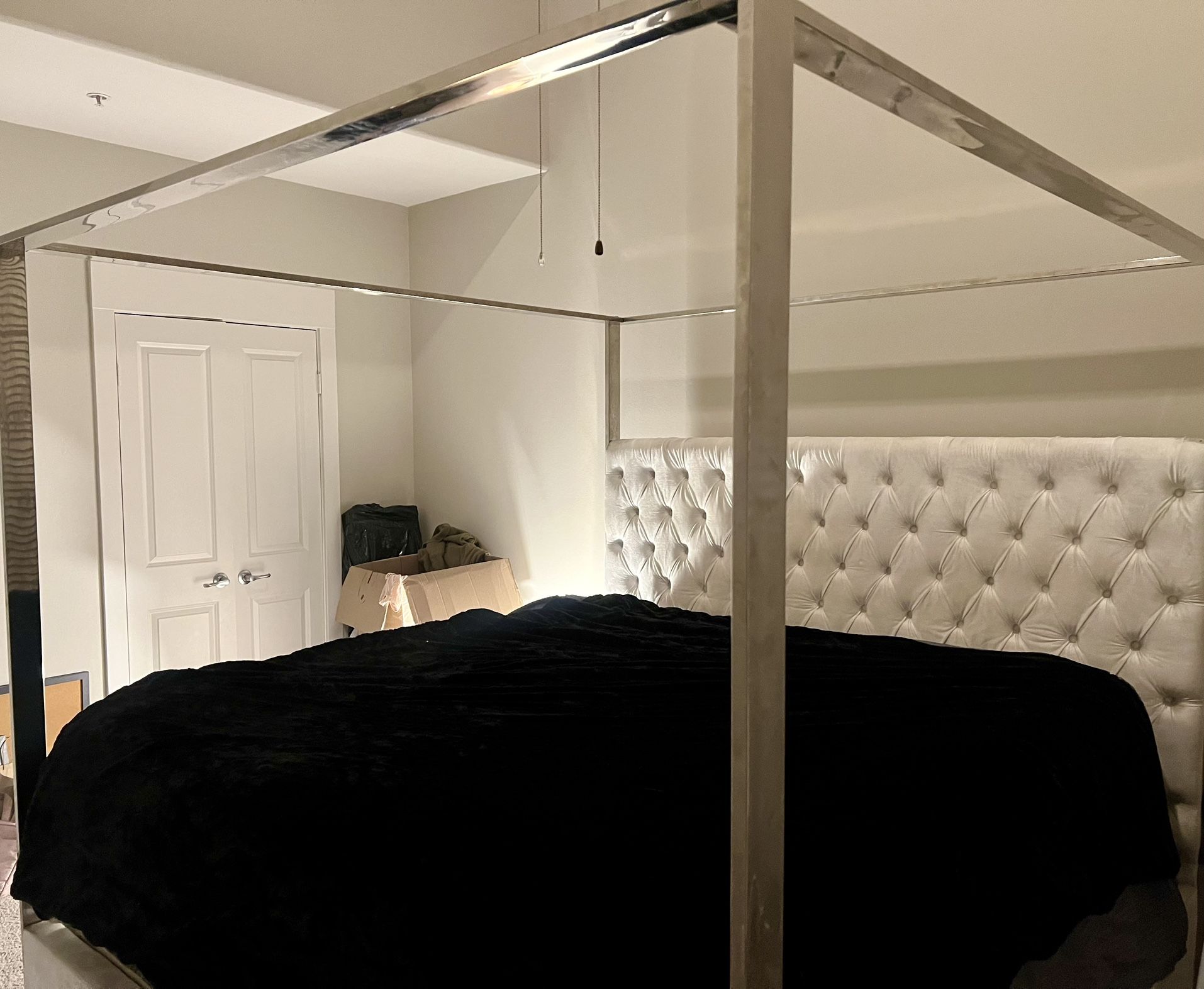 Queen Steel Canopy Bed
