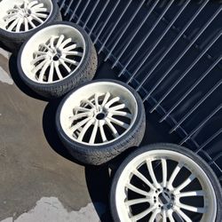 26s!!!! TIRES LIKE NEW!!! 875$ OBO