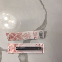 Volumizing mascara