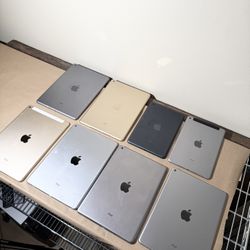 Lot of 8 Apple iPads – For Parts 