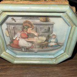 Vintage 3 D Jewelry Box
