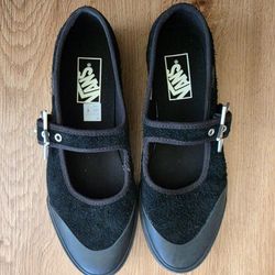 W8.5 Suede Mary Jane Vans