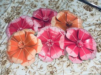 Metal flower wall decor