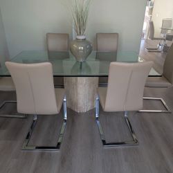 Beautiful Glass Table Leather Chairs 