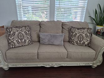 Sofa set with decorated cushions -  $400