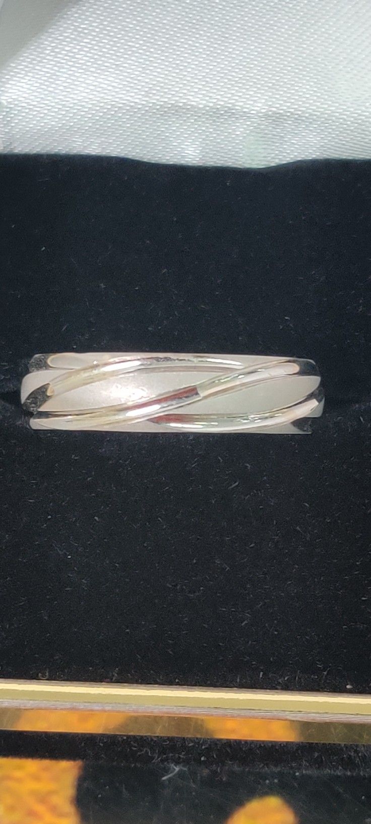 14kt White Gold Band Very Solid And Thick