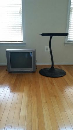 Sony 21" Color TV w/Stand