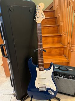 Squier Affinity Stratocaster w/ Hardshell Case, Fender Amo