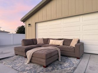 Costco Thomasville Gray Sectional W Ottoman DELIVERY AVAILABLE
